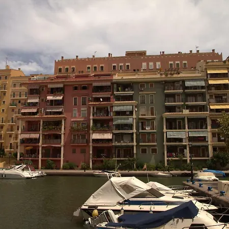 First Line Apartament *