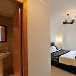 First Line Apartman *